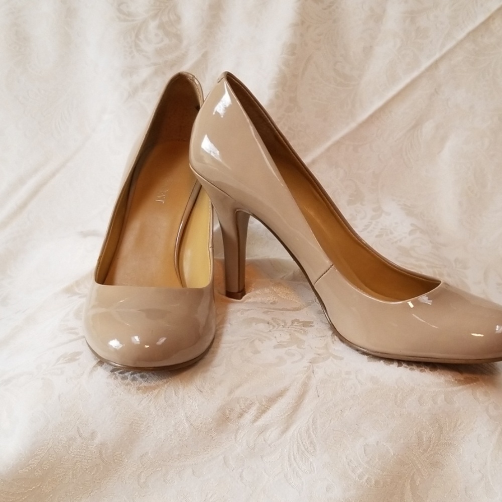 Dress shoes